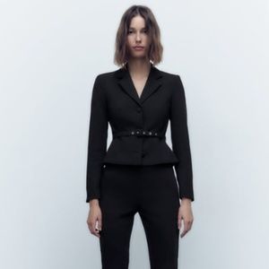 NWOT Zara Black fitted blazer new condition size medium, fits small